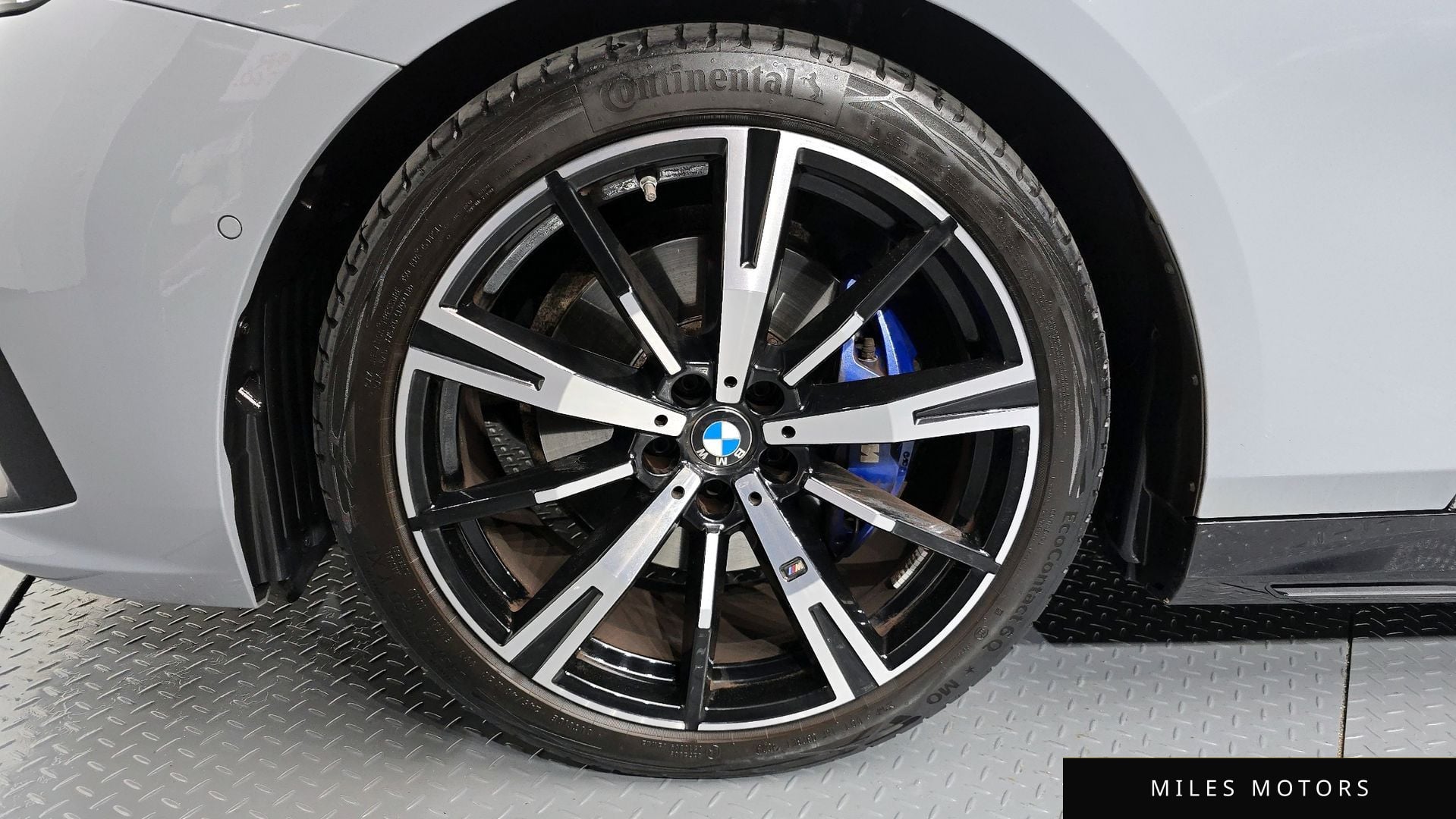 BMW 5시리즈 (G60) 2024 — миниатюра 5