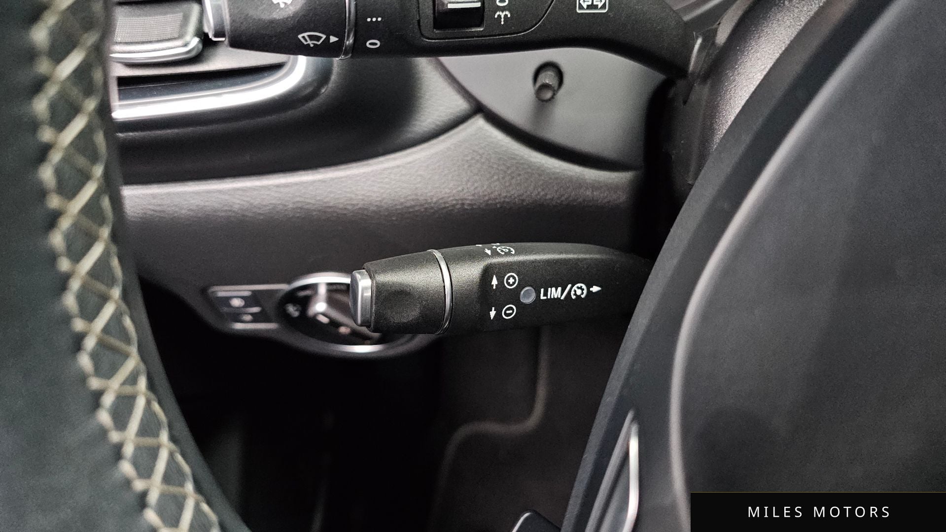 Infiniti Q30 2017 — миниатюра 25