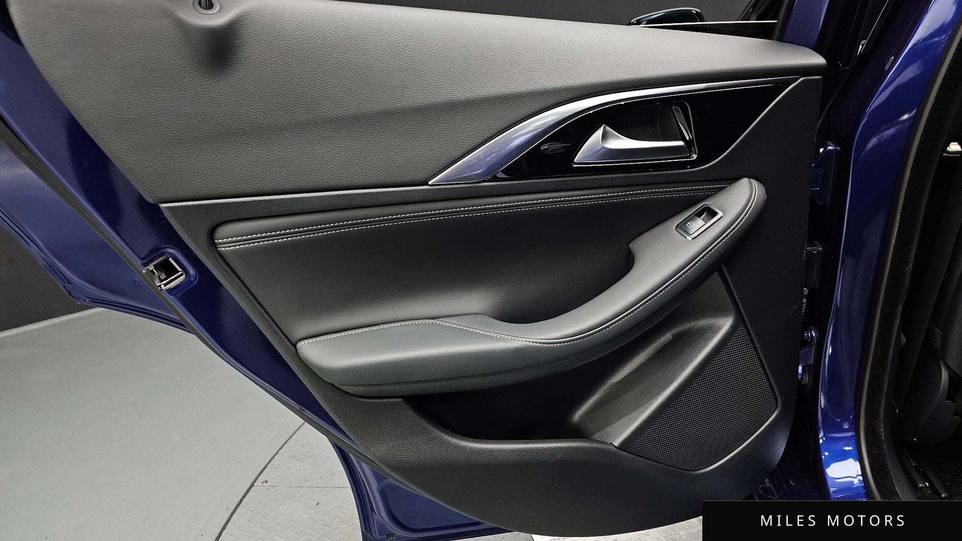 Infiniti Q30 2017 — миниатюра 15
