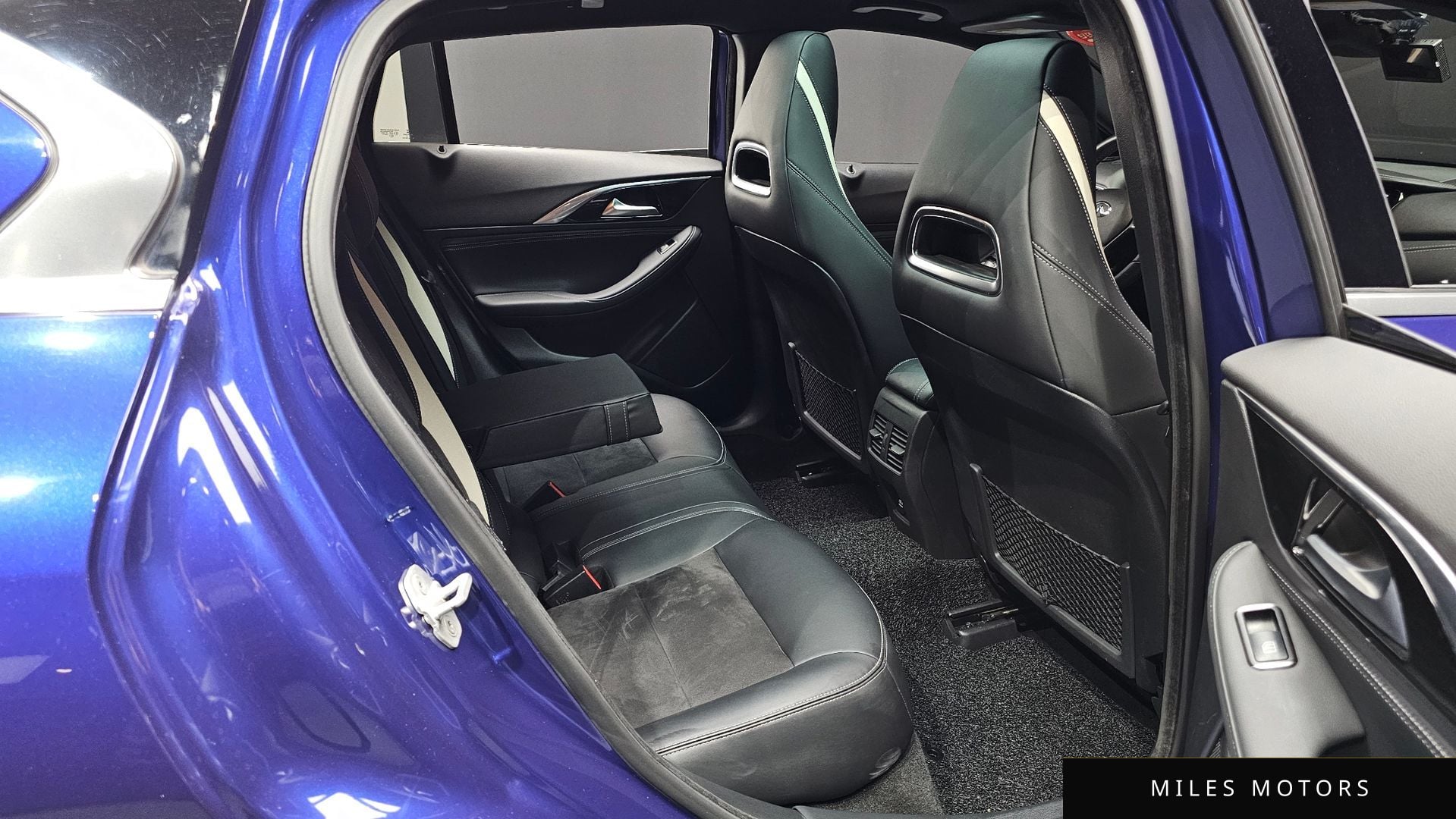 Infiniti Q30 2017 — миниатюра 16