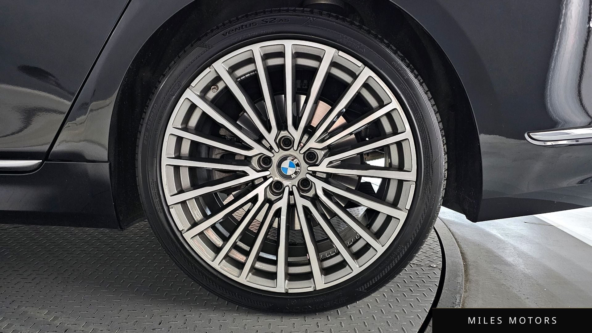 BMW 7 Series (G11) 2022 — миниатюра 7