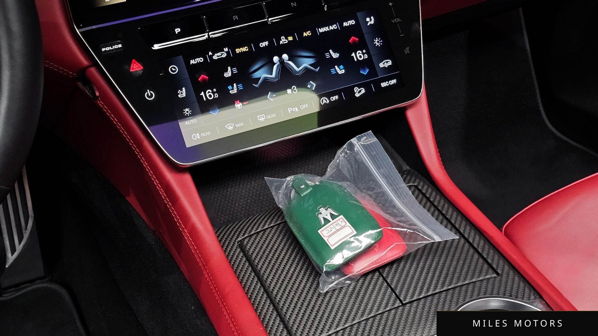 Maserati 그레칼레 2023 — миниатюра 11