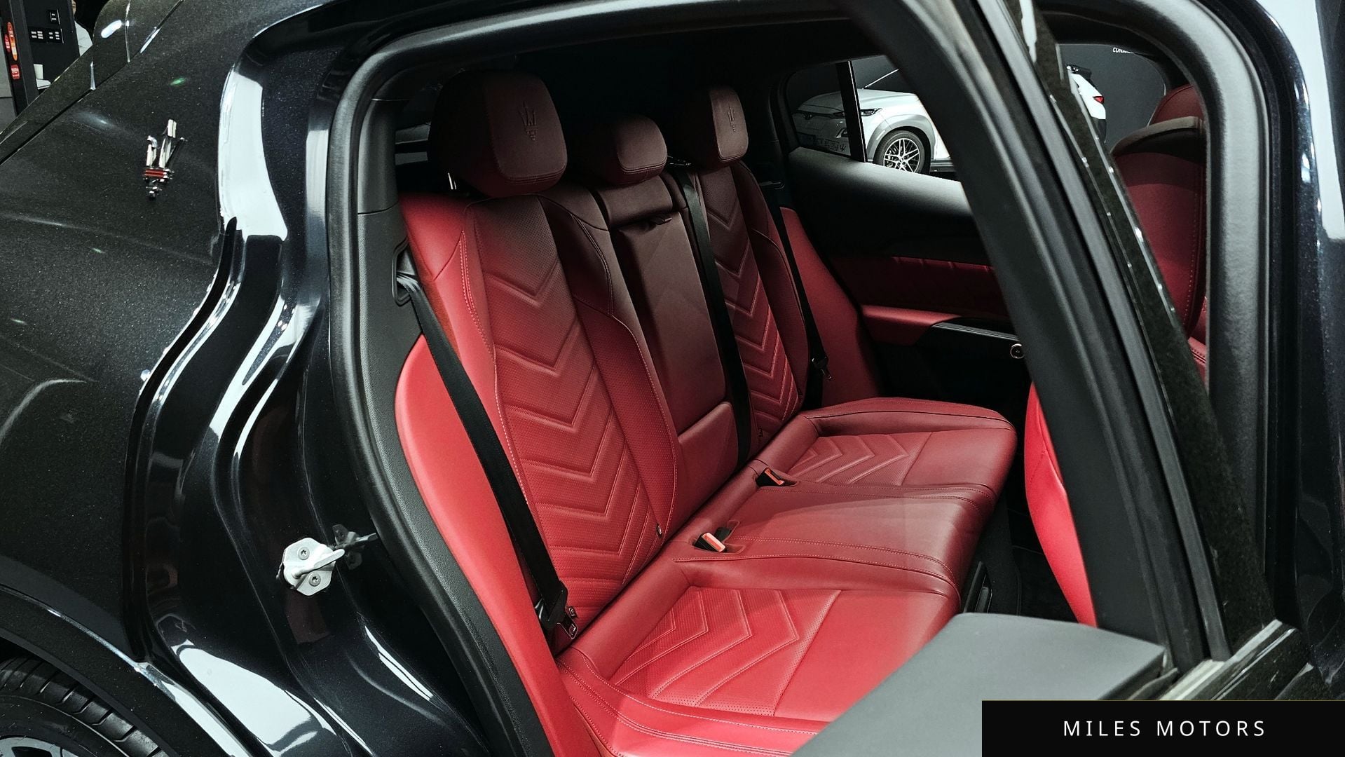 Maserati 그레칼레 2023 — миниатюра 14
