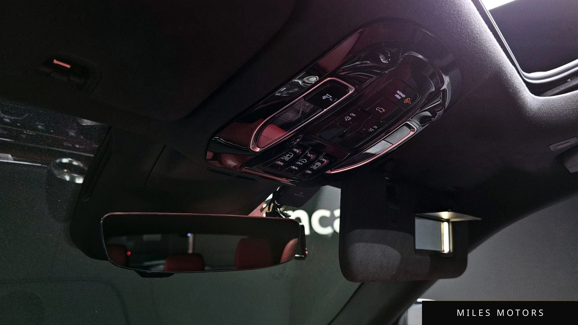 Maserati 그레칼레 2023 — миниатюра 26
