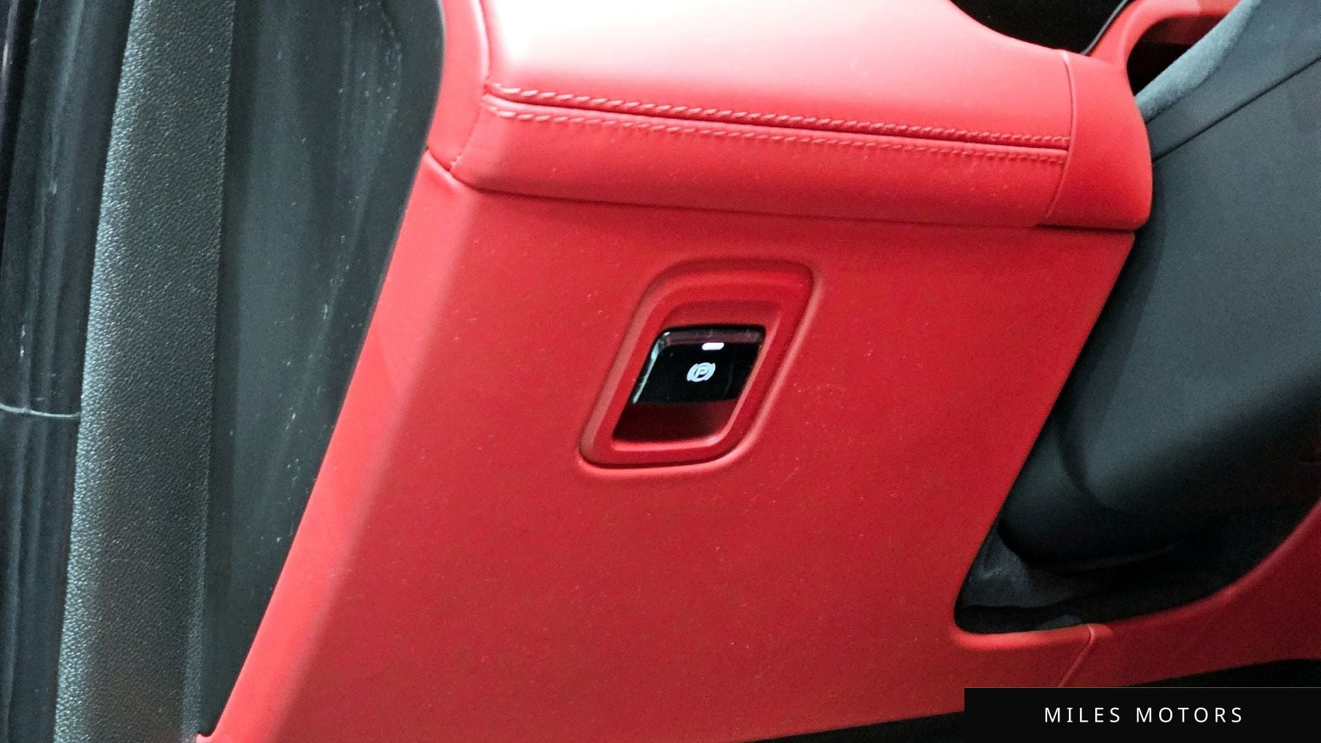 Maserati 그레칼레 2023 — миниатюра 34