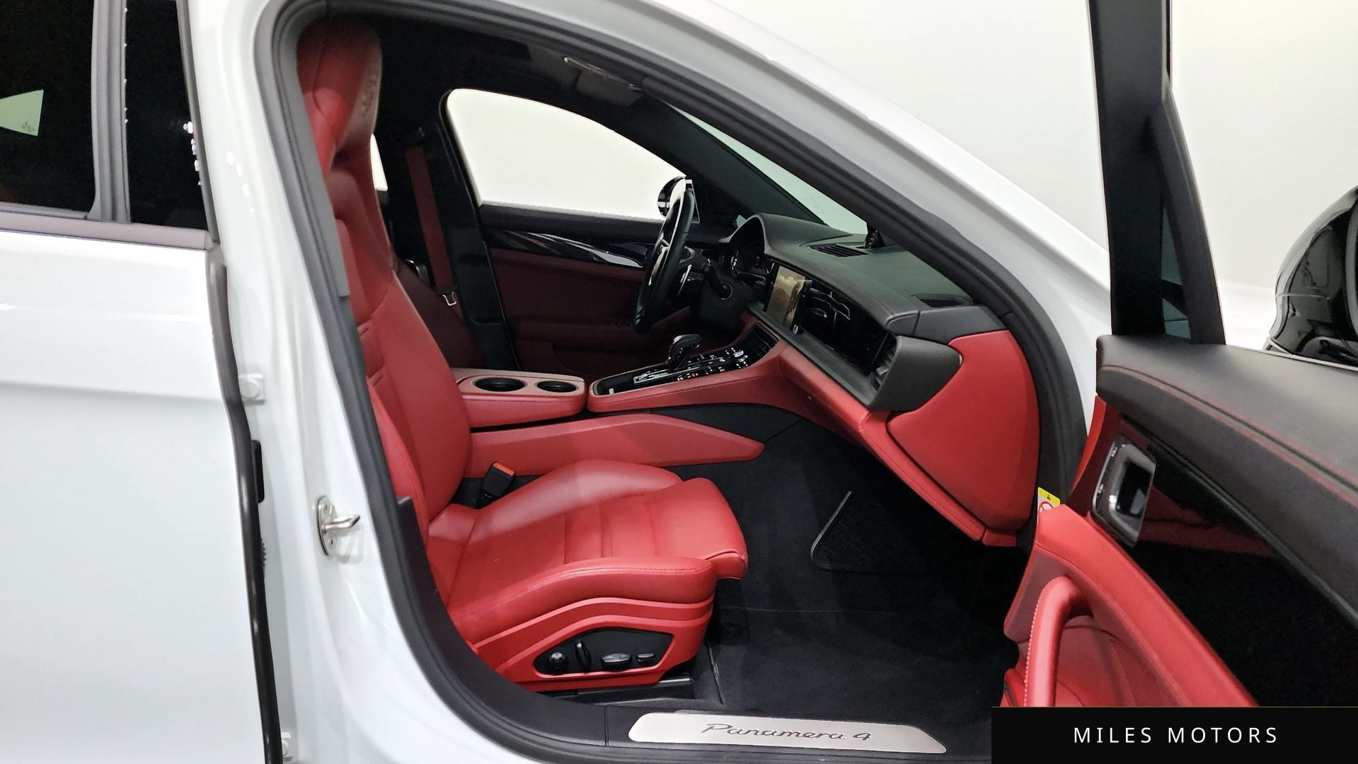 Porsche Panamera 2023 — миниатюра 17