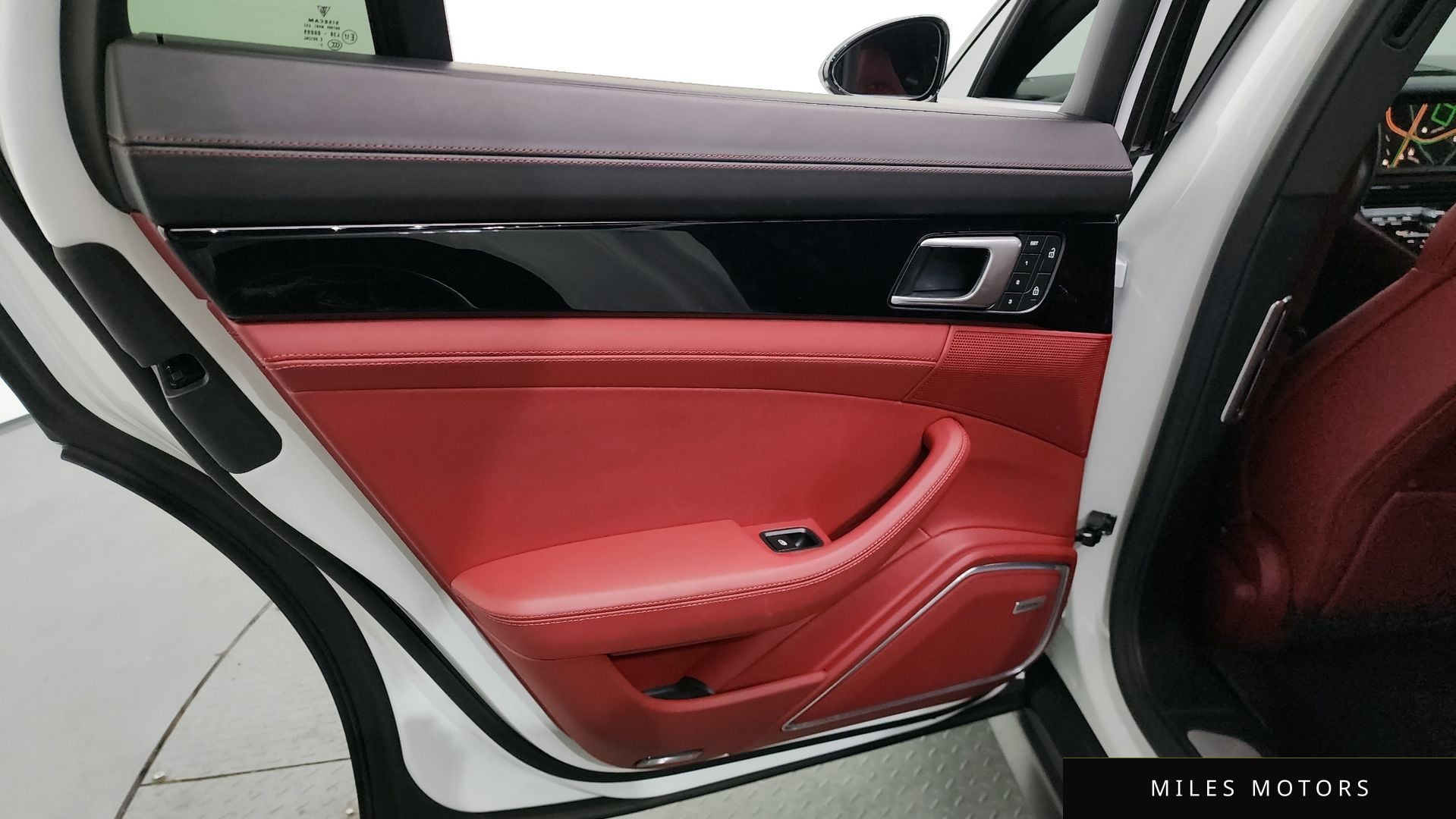 Porsche 파나메라 (971) 2023 — миниатюра 14