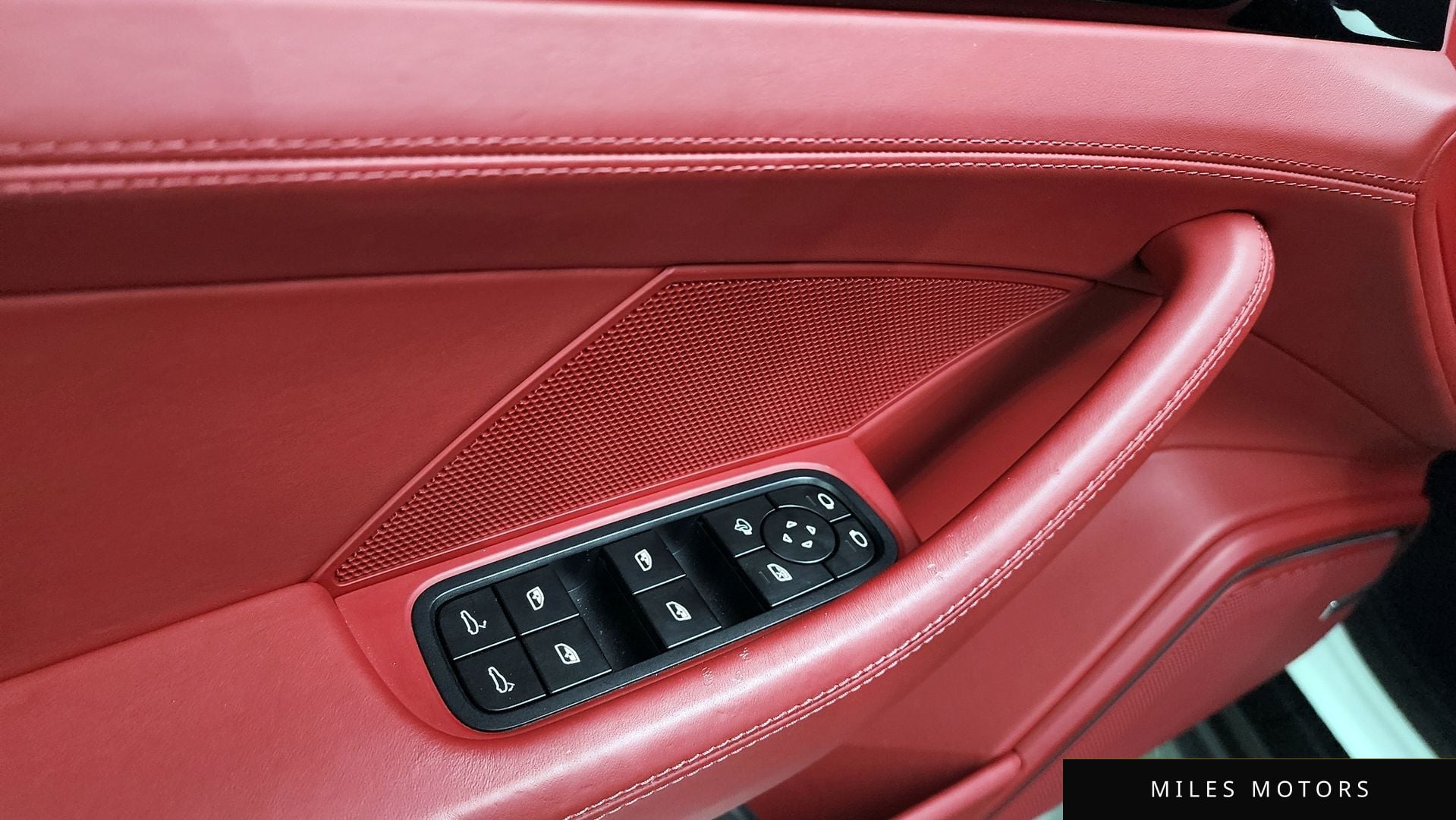 Porsche 파나메라 (971) 2023 — миниатюра 26