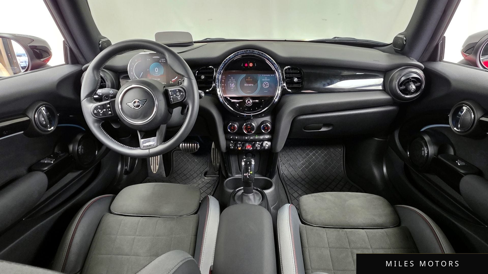 MINI 쿠퍼 S 2023 — миниатюра 7