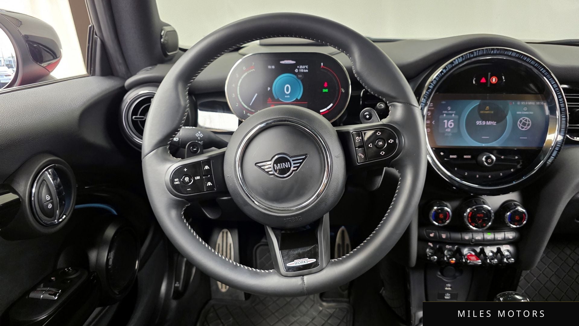 MINI 쿠퍼 S 2023 — миниатюра 13