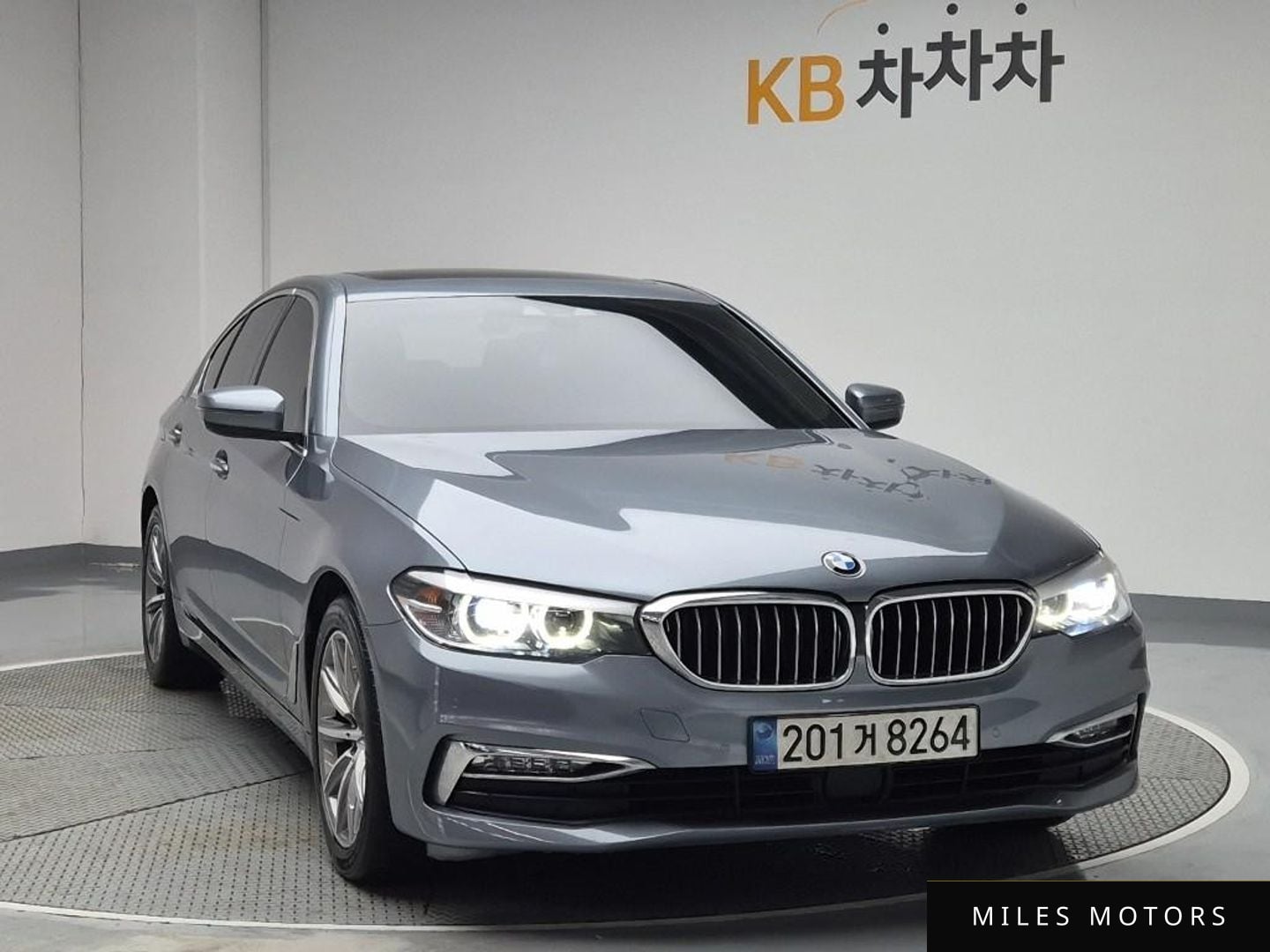 BMW 5 Series (G30) 2018 — миниатюра 4
