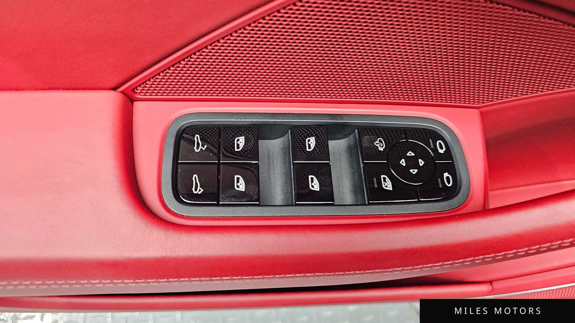 Porsche 파나메라 (971) 2020 — миниатюра 37