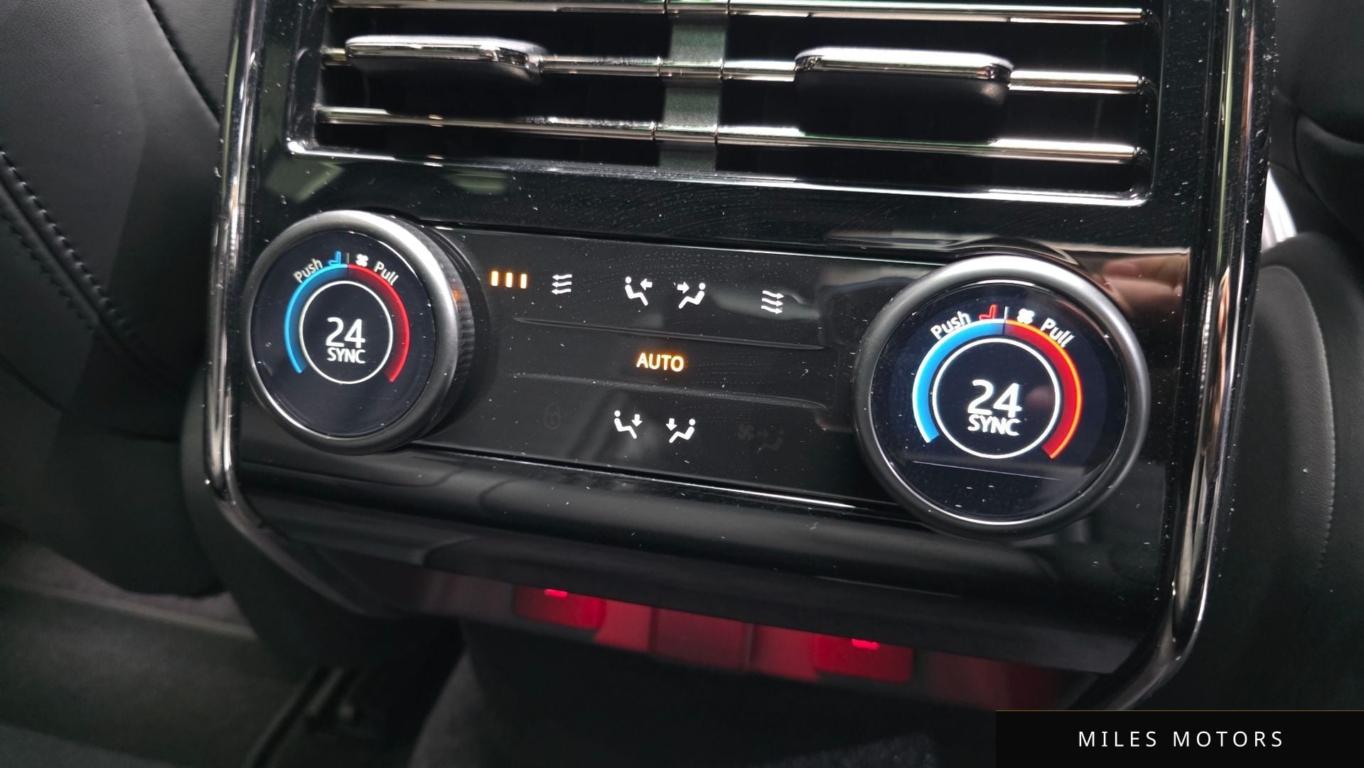 Land Rover Range Rover Sport 2025 — миниатюра 17