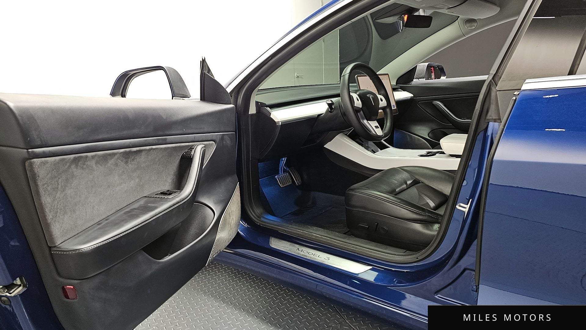 Tesla Model 3 2020 — миниатюра 10