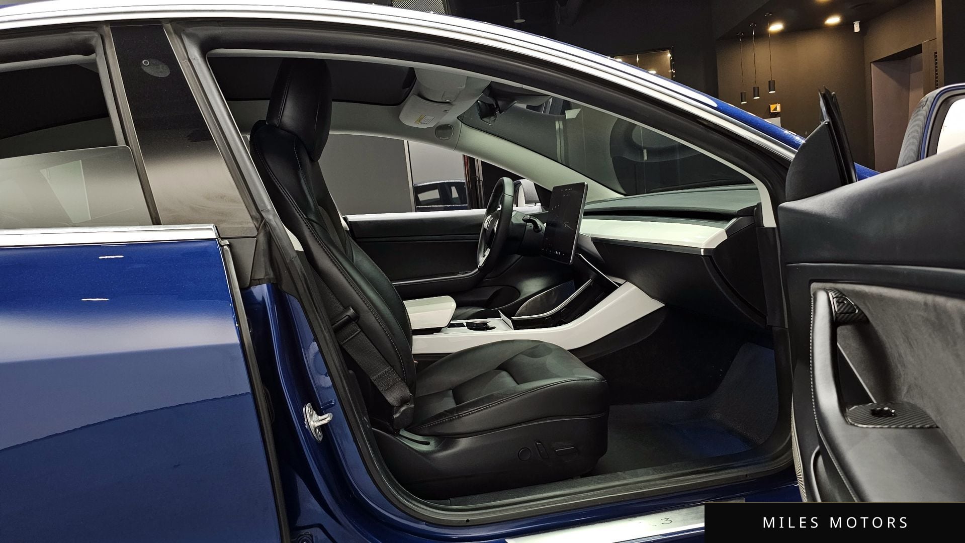 Tesla Model 3 2020 — миниатюра 11