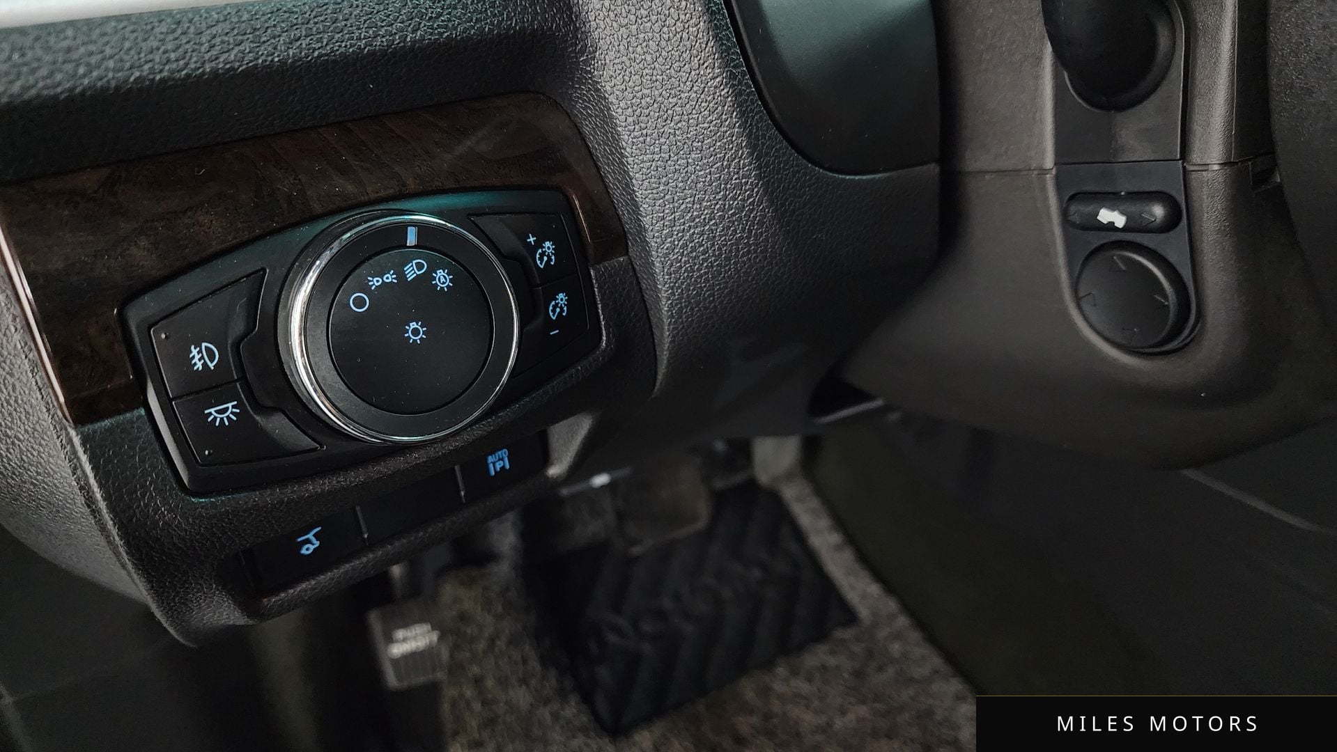 Ford Explorer 2013 — миниатюра 17