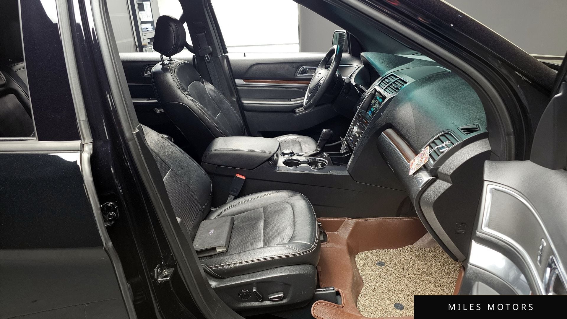 Ford Explorer 2017 — миниатюра 10