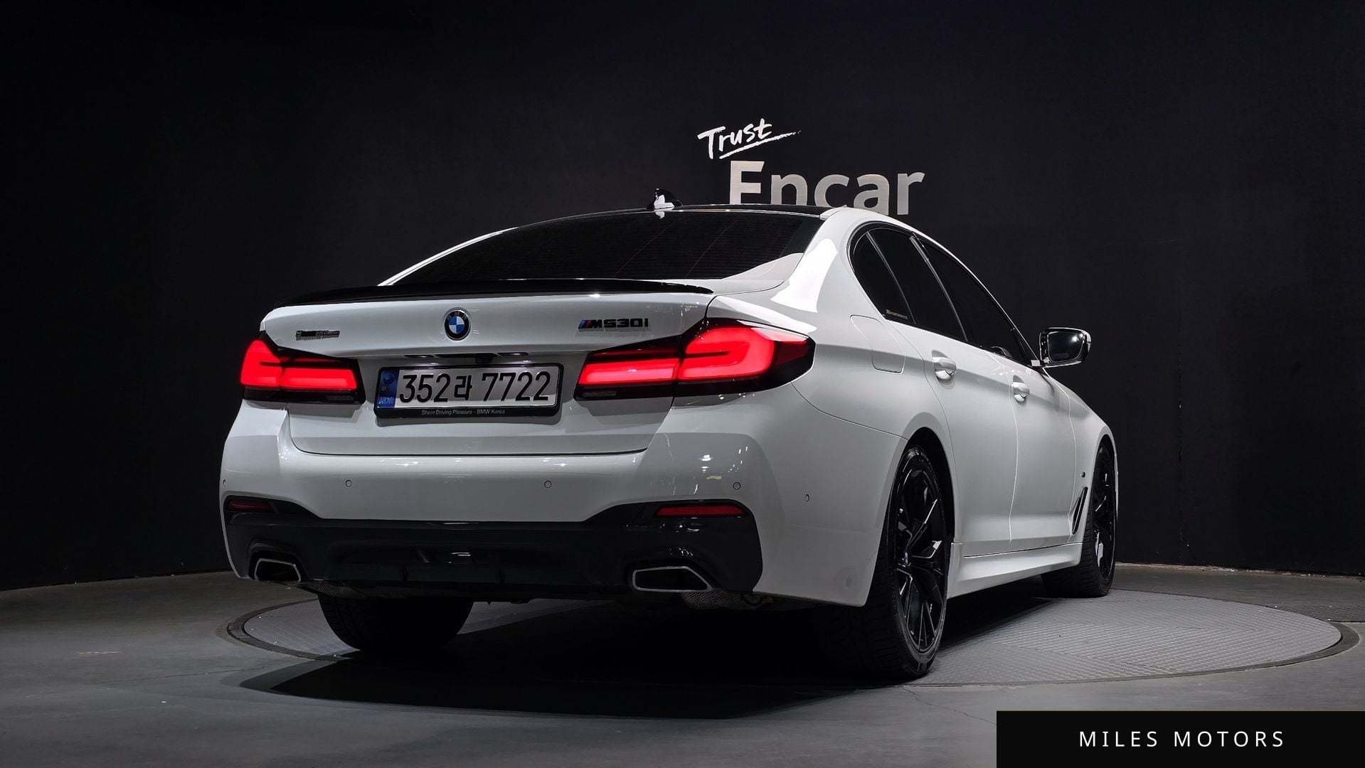 BMW 5 Series (G30) 2023 — миниатюра 2