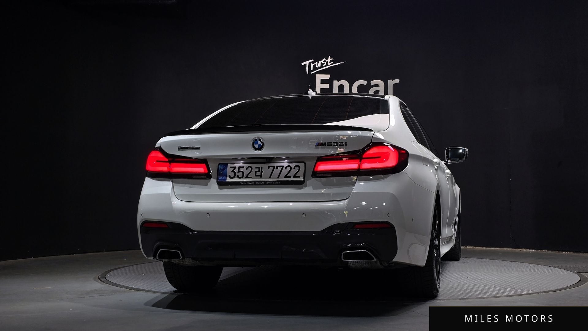 BMW 5 Series (G30) 2023 — миниатюра 4