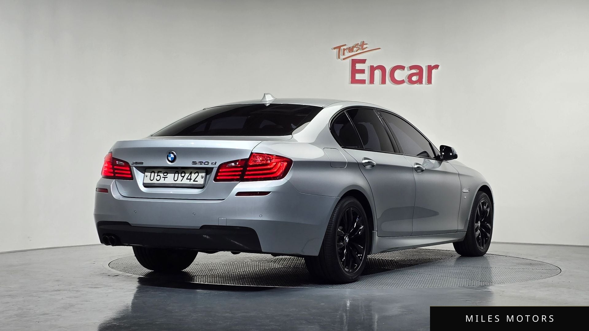 BMW 5 Series (F10) 2016 — миниатюра 2