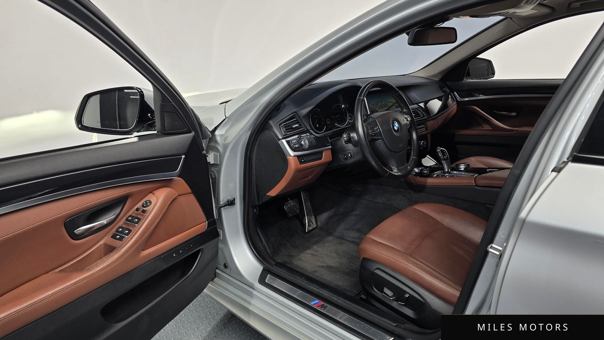 BMW 5 Series (F10) 2016 — миниатюра 10