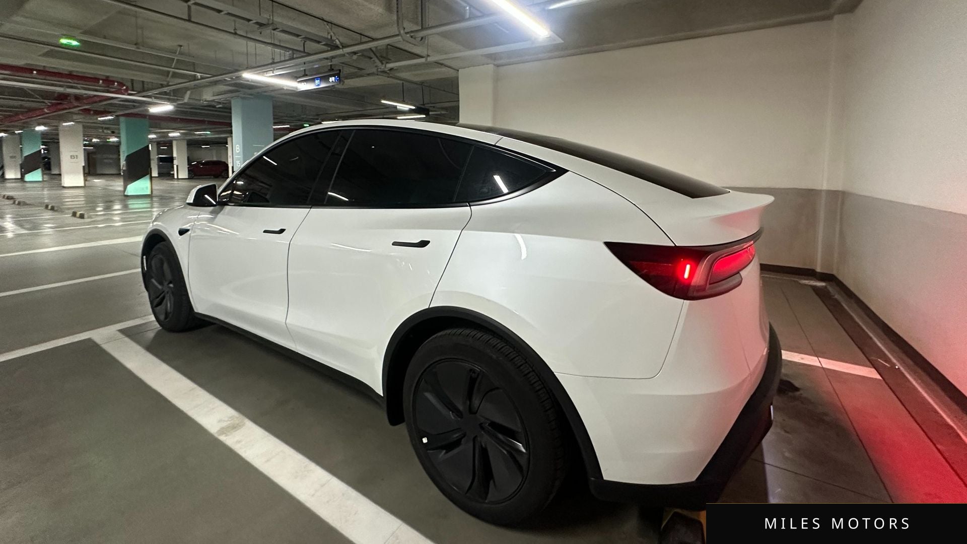 Tesla Model Y 2025 — миниатюра 4