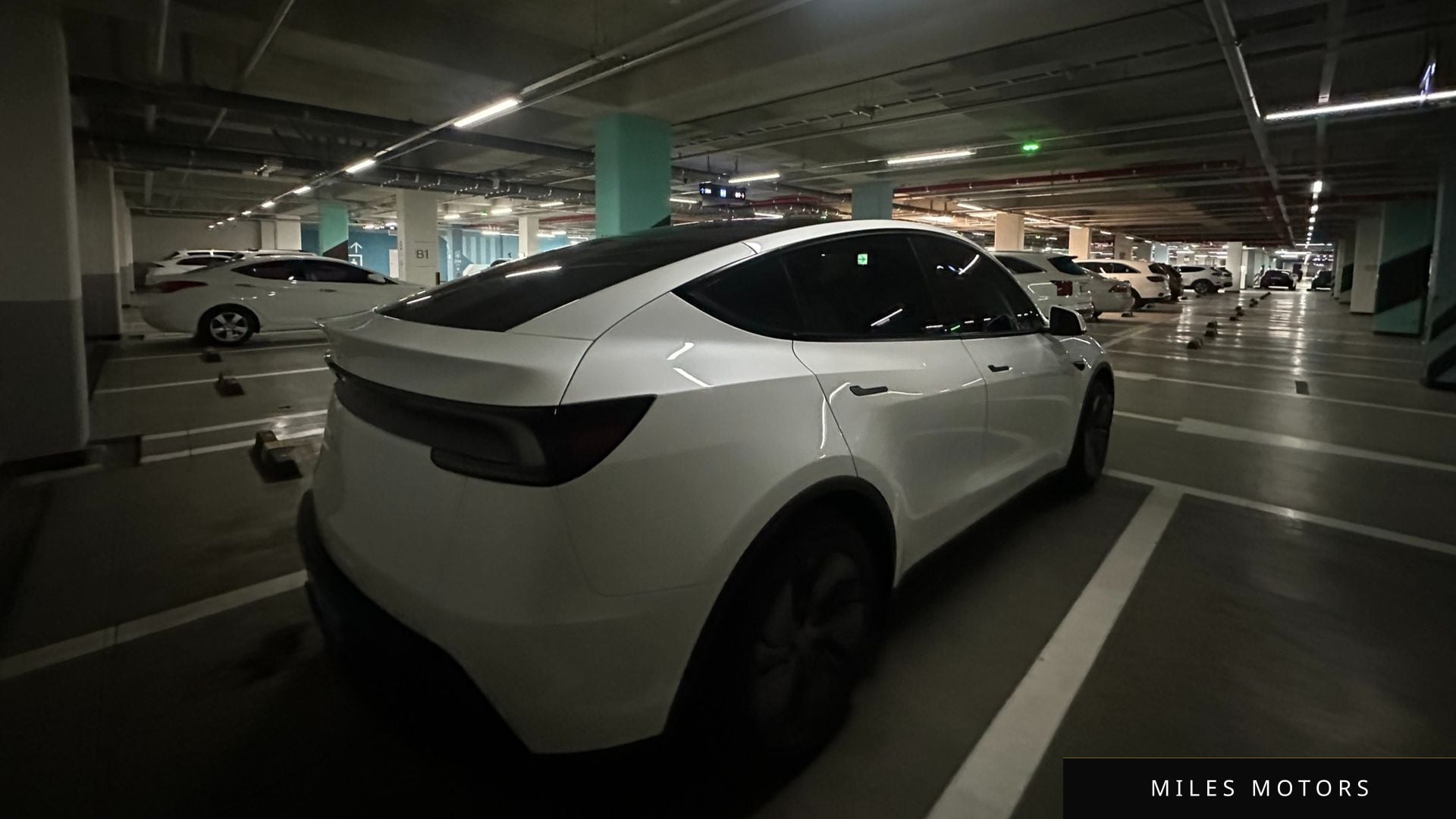 Tesla Model Y 2025 — миниатюра 6