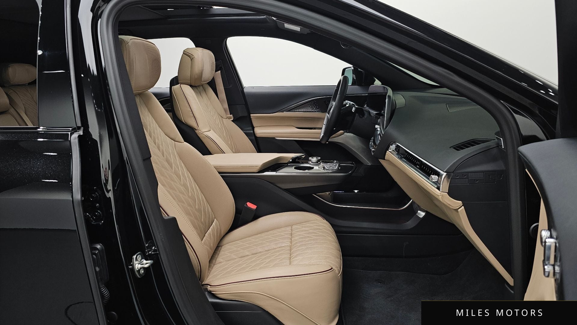 Cadillac 리릭 2024 — миниатюра 17