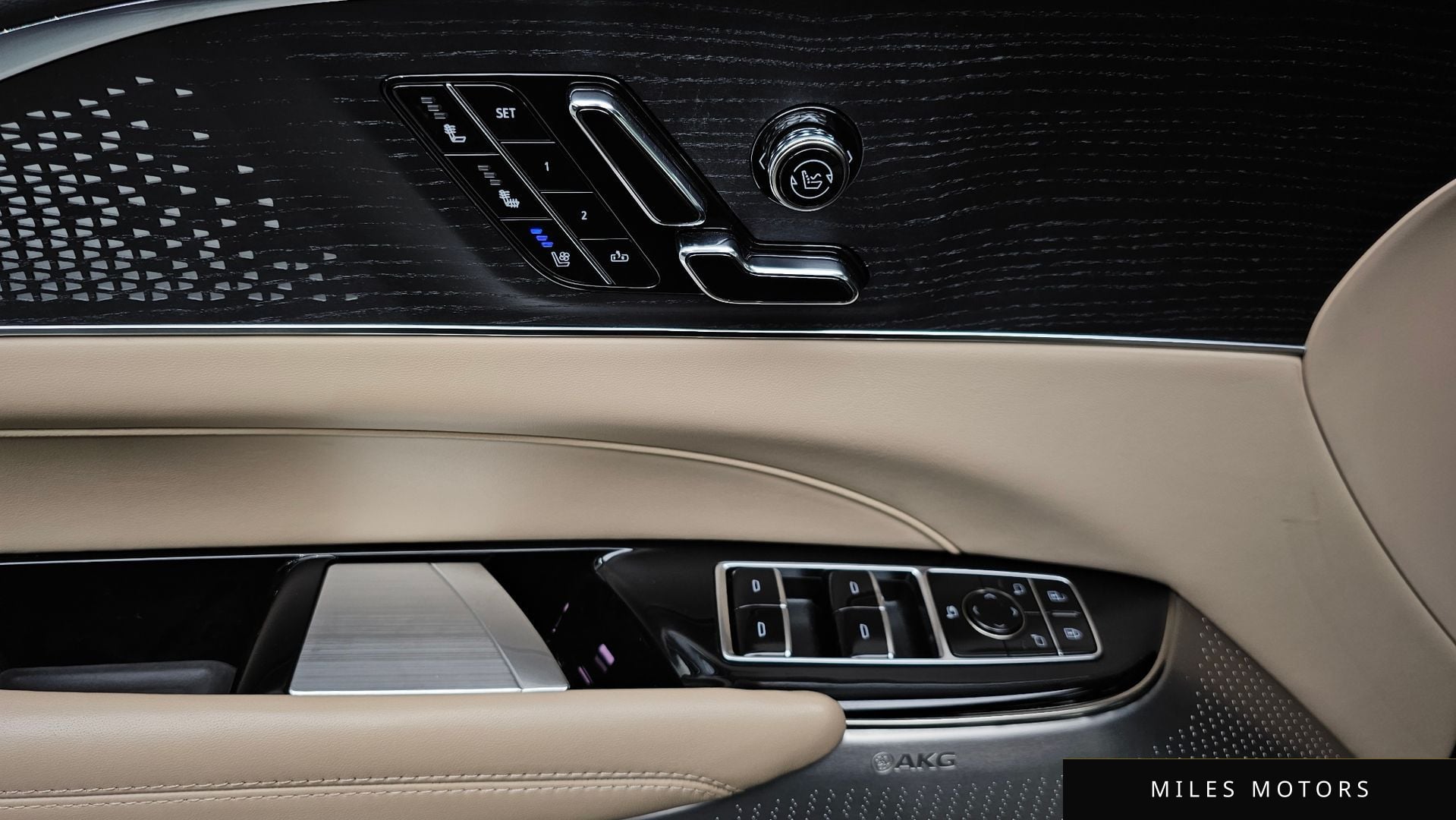 Cadillac 리릭 2024 — миниатюра 24