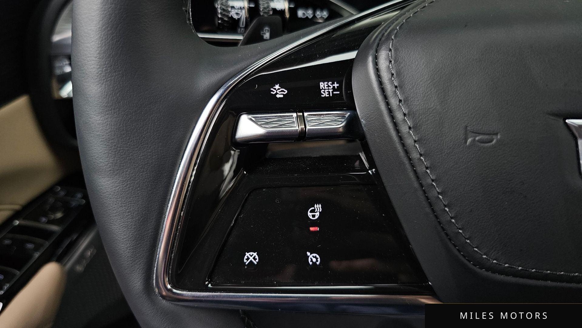 Cadillac 리릭 2024 — миниатюра 29