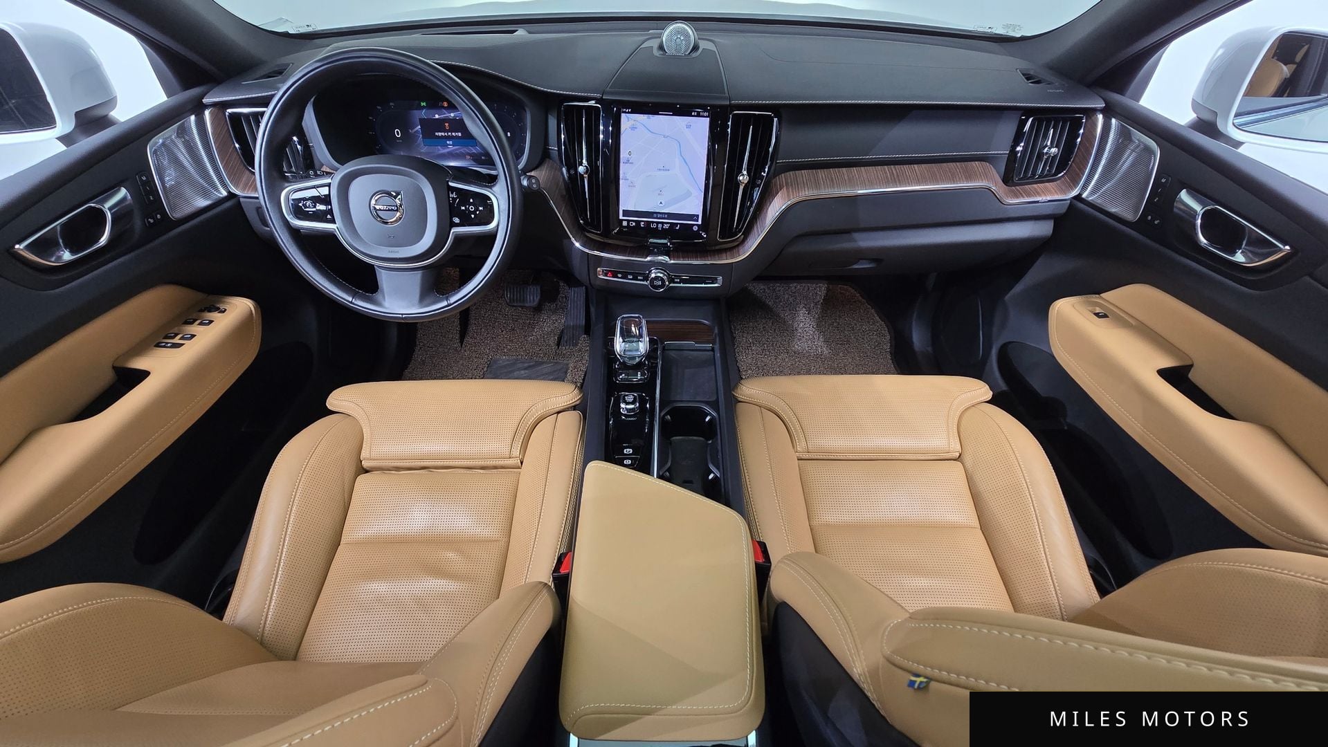 Volvo XC60 2022 — миниатюра 10