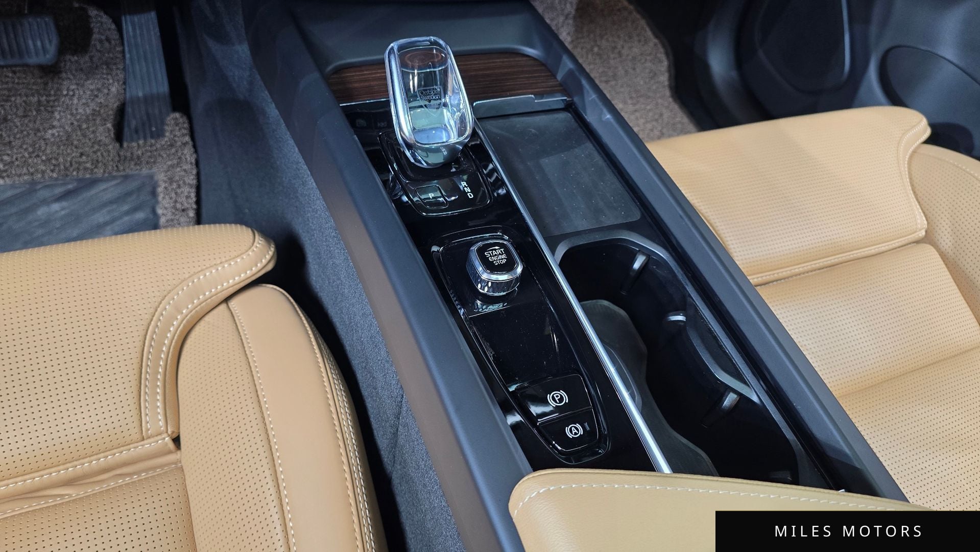 Volvo XC60 2022 — миниатюра 12
