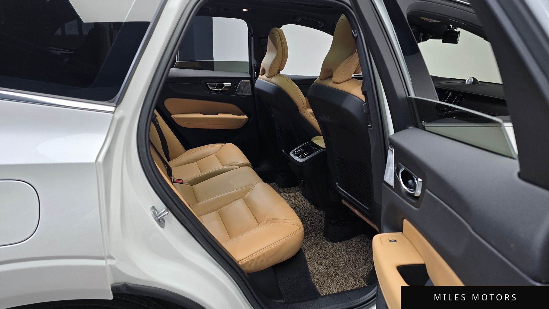 Volvo XC60 2022 — миниатюра 17