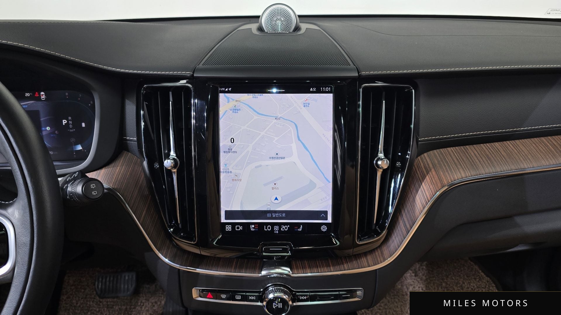 Volvo XC60 2022 — миниатюра 19