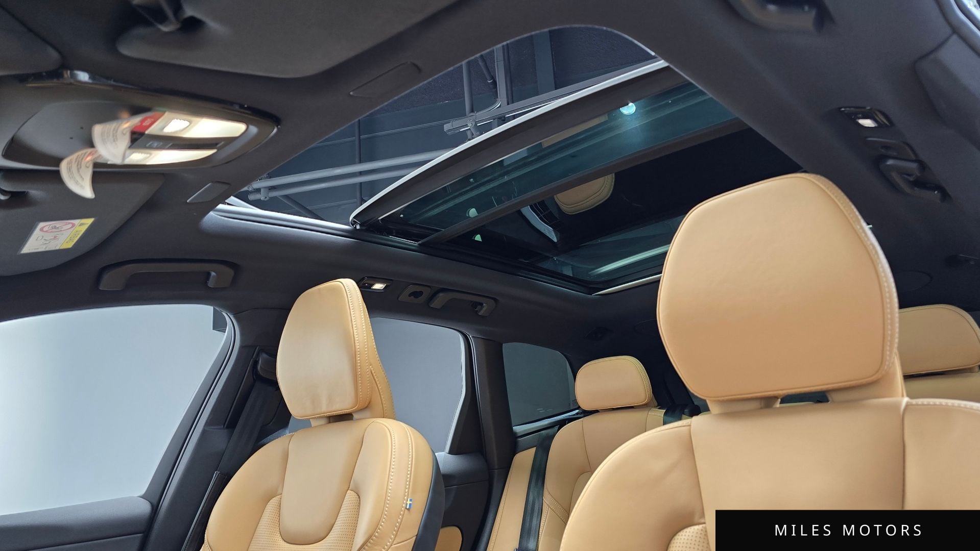 Volvo XC60 2022 — миниатюра 25