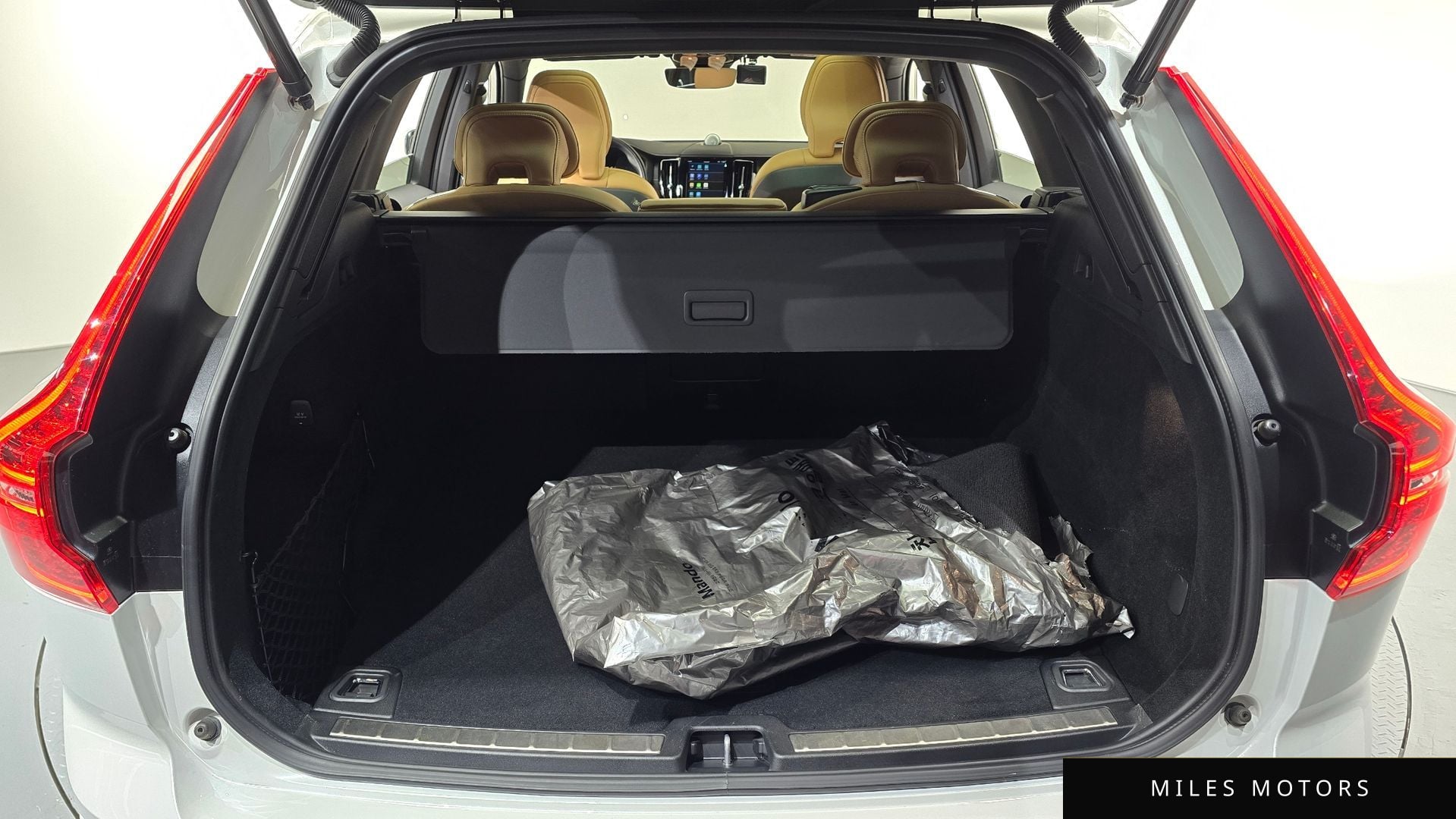Volvo XC60 2022 — миниатюра 26