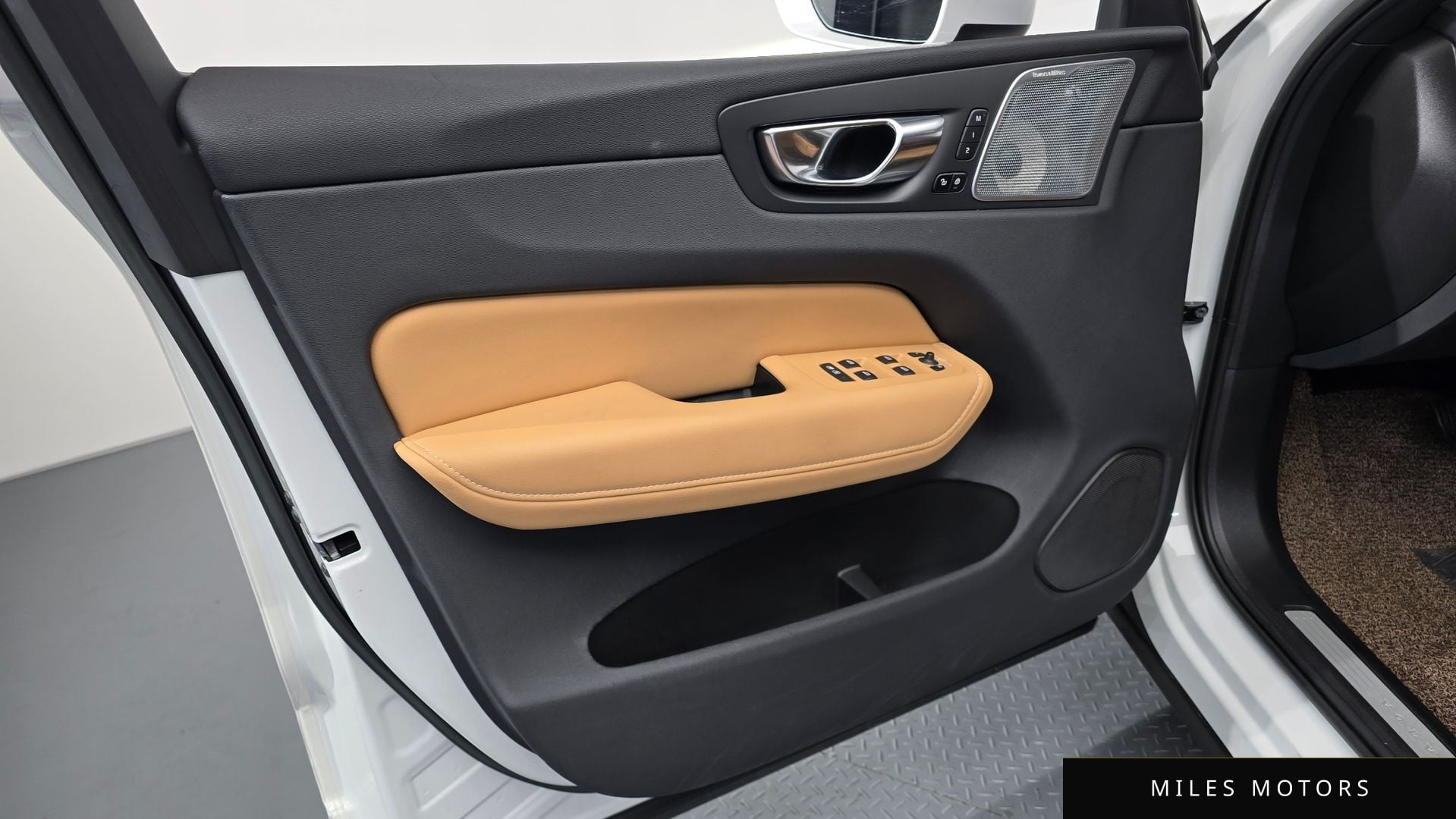 Volvo XC60 2022 — миниатюра 14