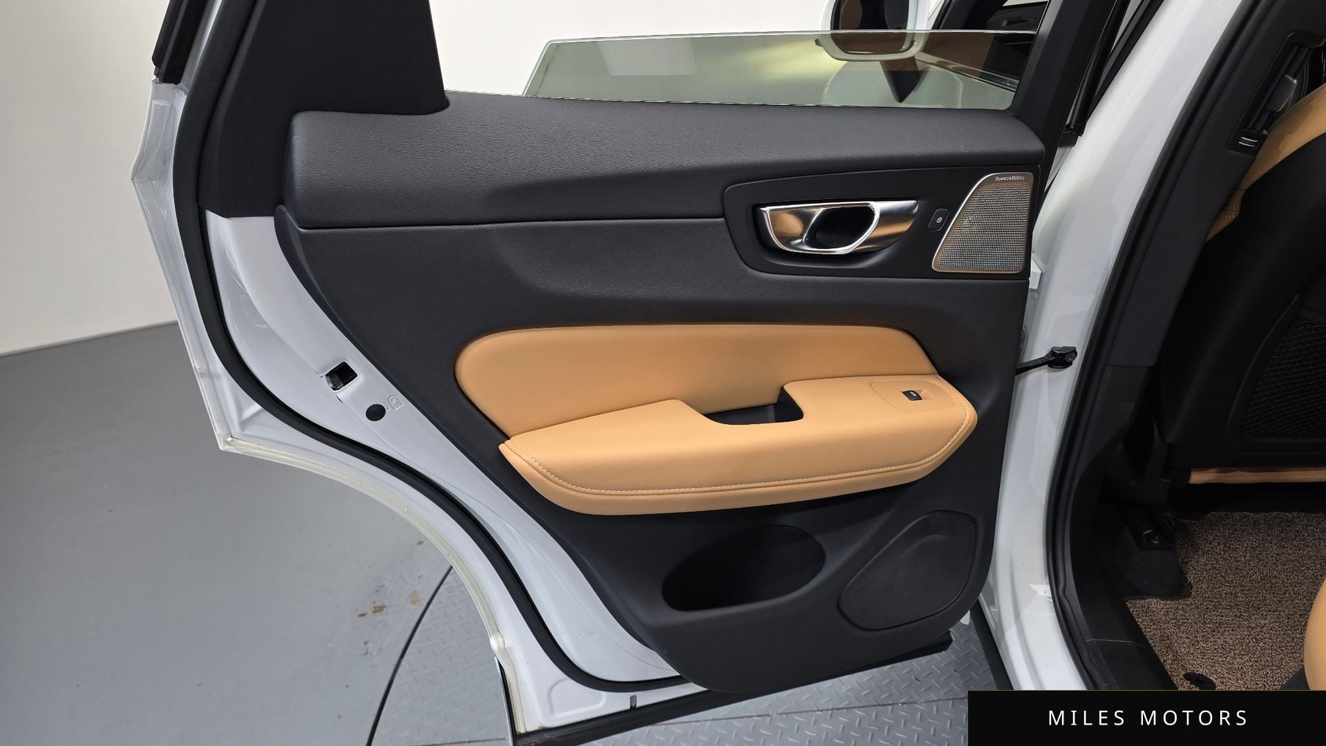 Volvo XC60 2022 — миниатюра 15
