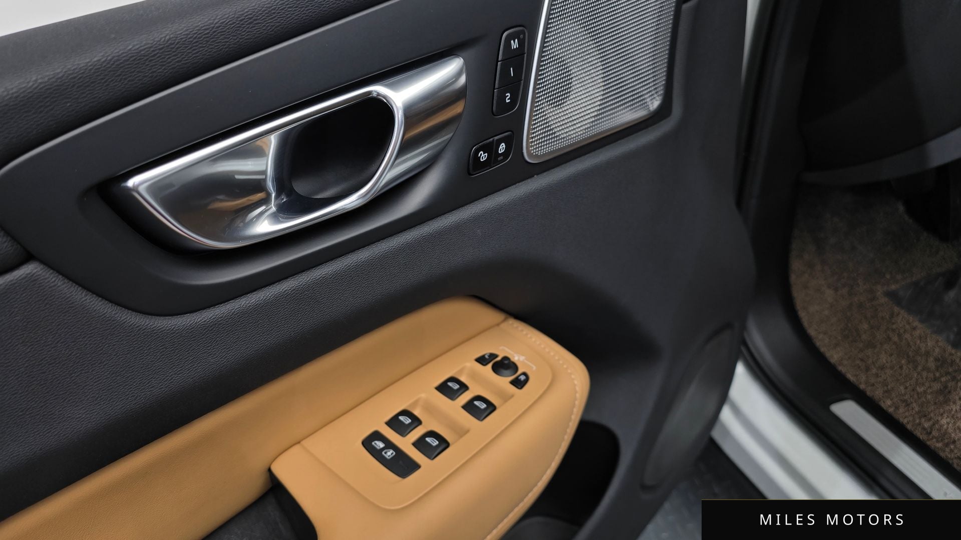 Volvo XC60 2022 — миниатюра 35