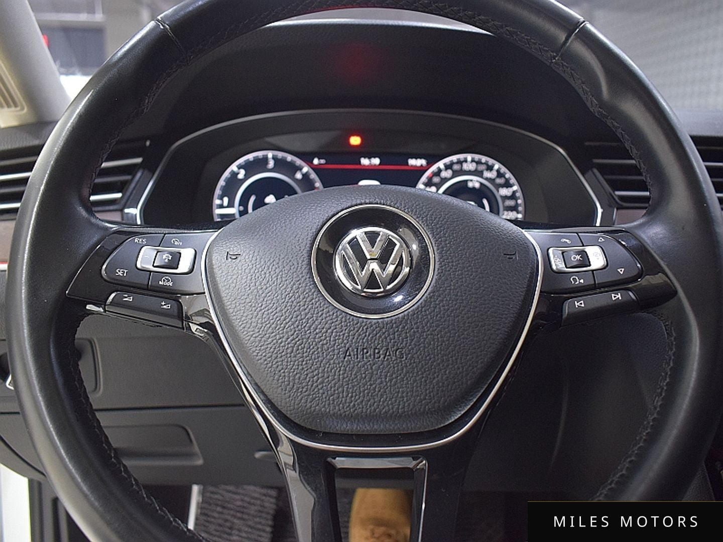 Volkswagen Passat 2018 — миниатюра 12