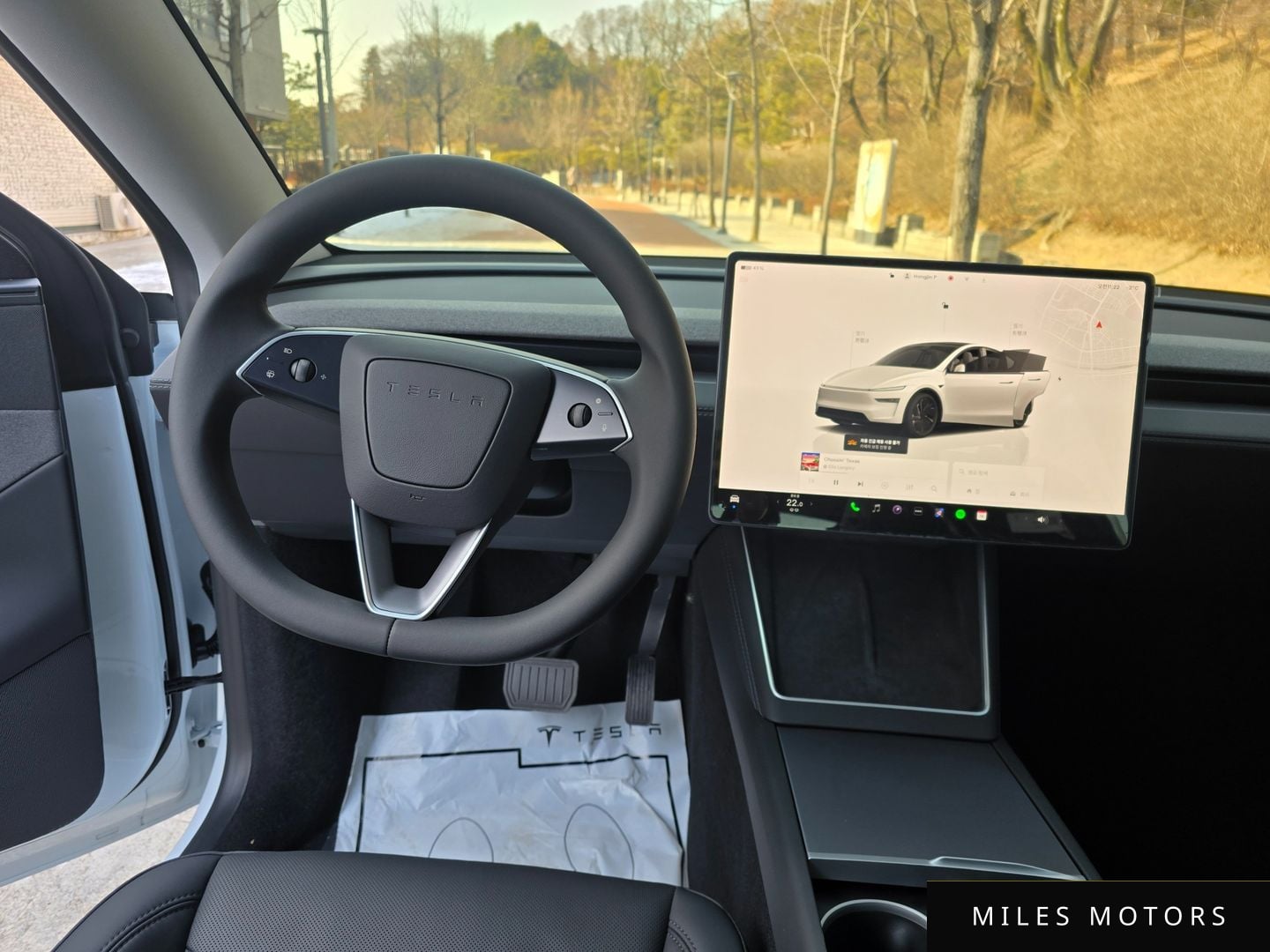 Tesla Model Y 2025 — миниатюра 9