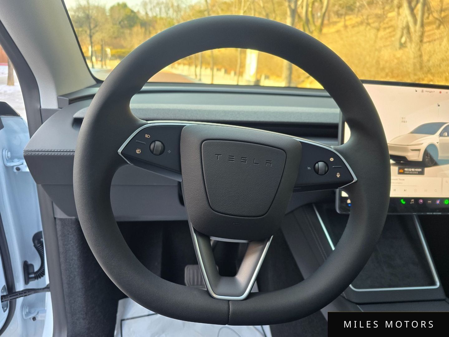 Tesla Model Y 2025 — миниатюра 11