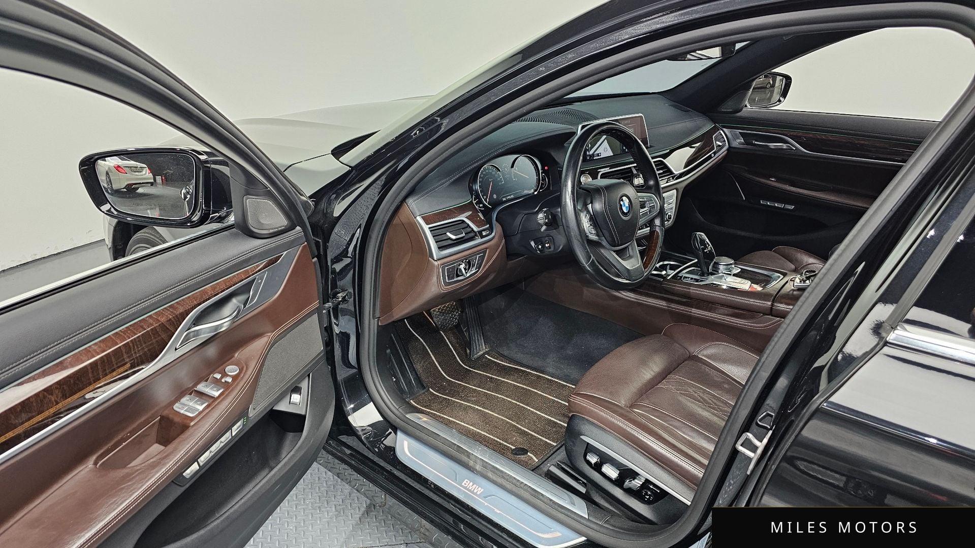 BMW 7 Series (G11) 2016 — миниатюра 10