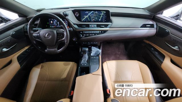 Лексус ES300h 2019 — миниатюра 7