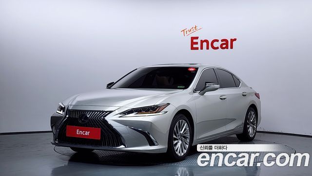Лексус ES300h 2019 — миниатюра 12