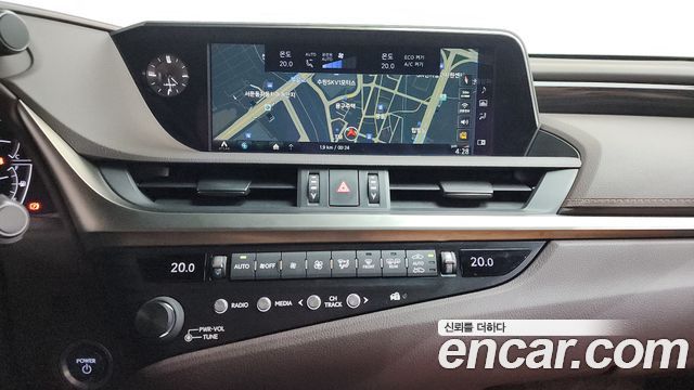 Лексус ES300h 2019 — миниатюра 18