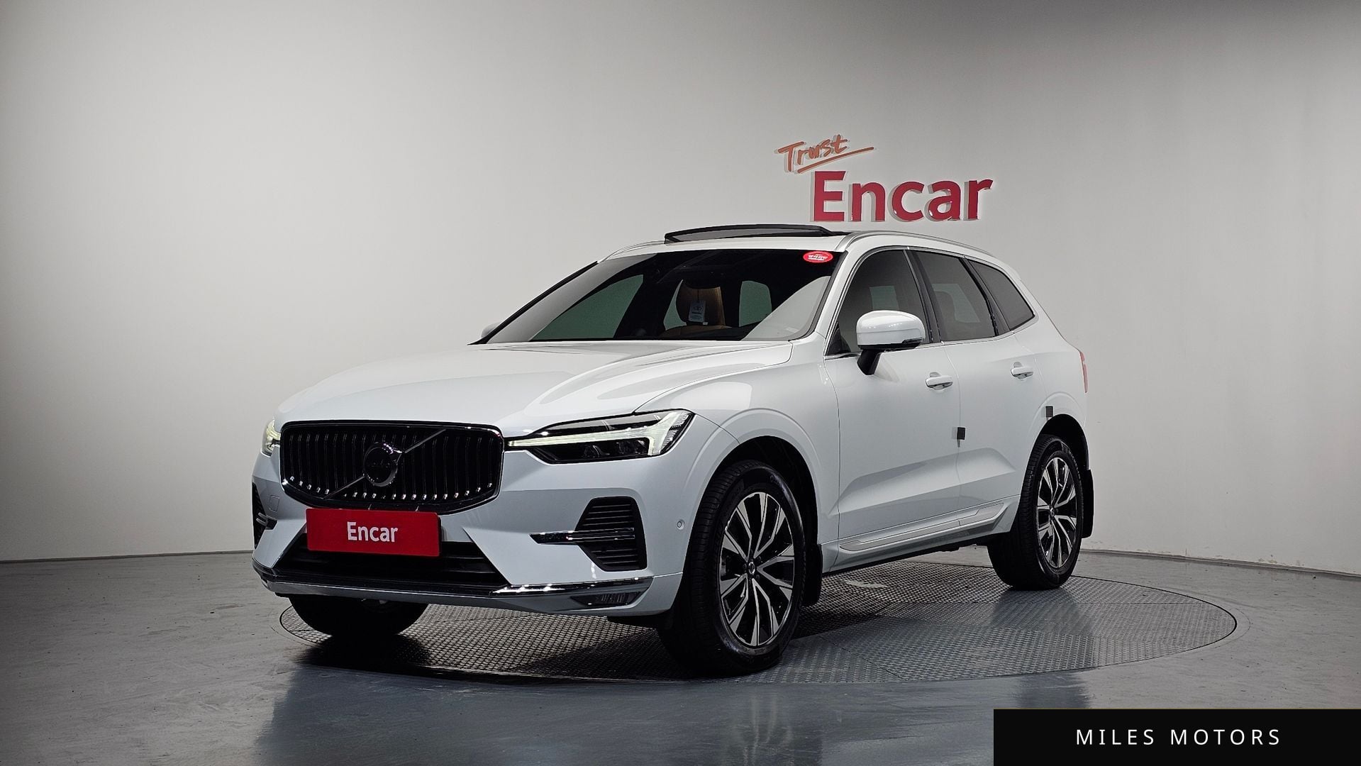 Volvo XC60 2025 — фото 1 из 12