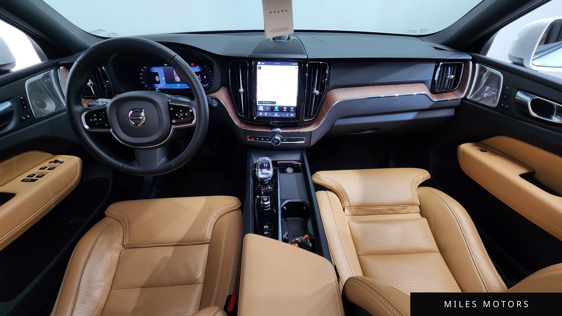 Volvo XC60 2025 — миниатюра 10