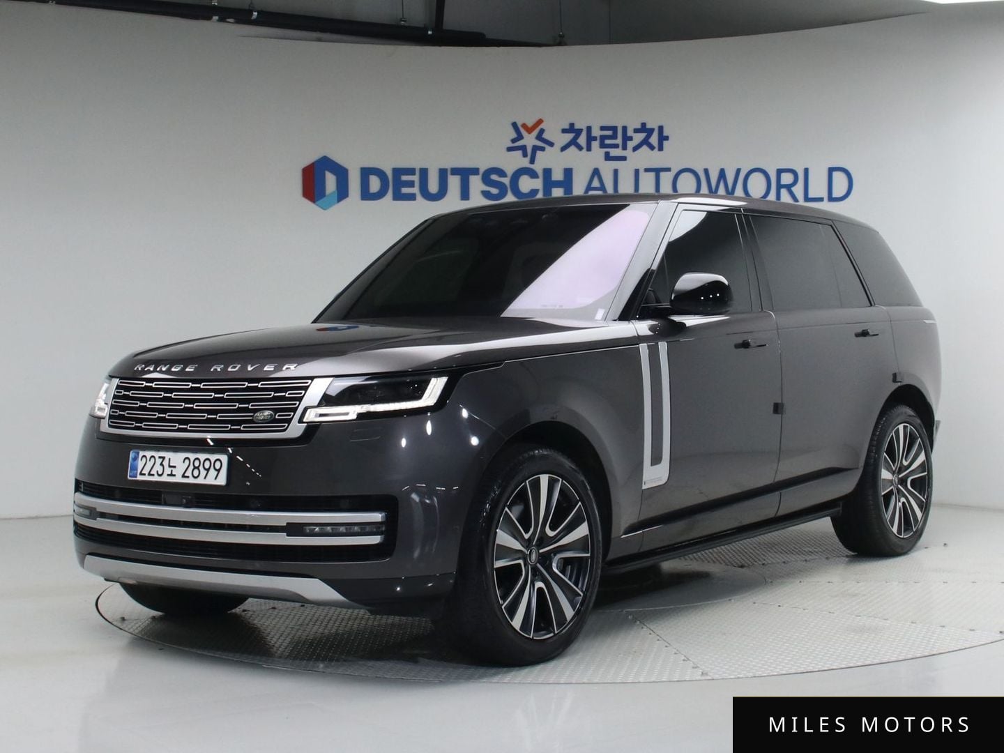 Land Rover Range Rover 2023 — фото 1 из 12