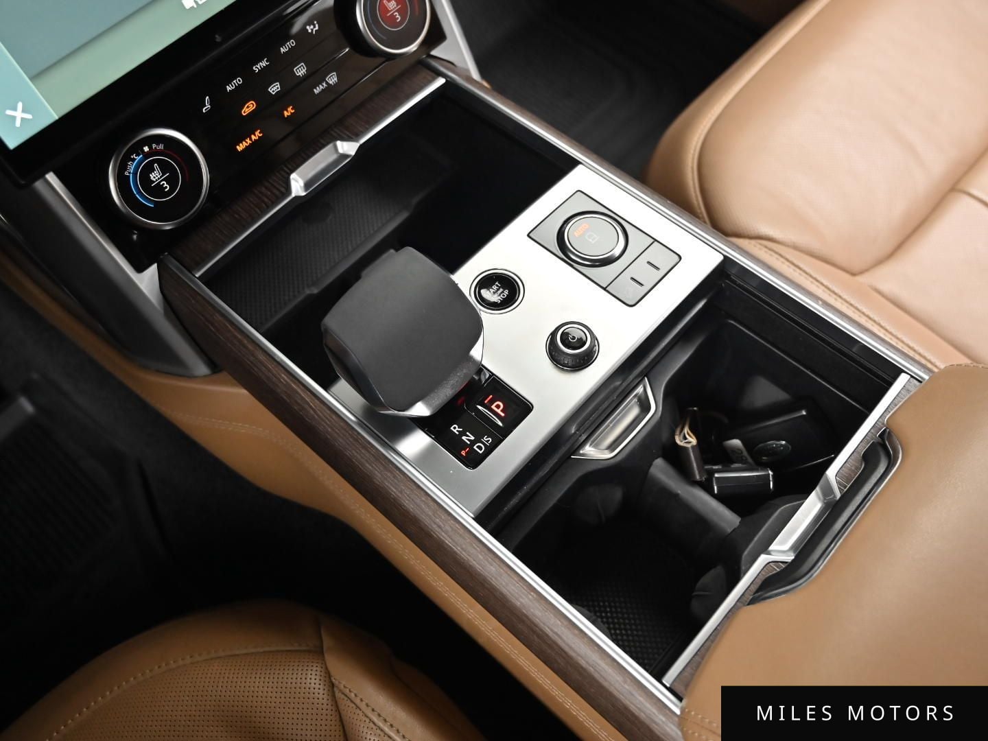 Land Rover Range Rover 2023 — миниатюра 9